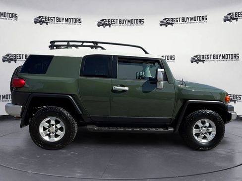 Used 2011 Toyota FJ Cruiser 4WD w/ Convenience Pkg image 9