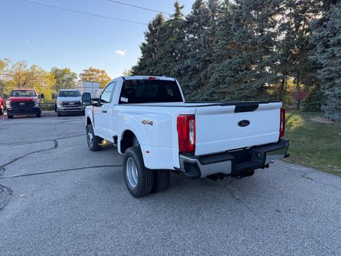 New 2026 Ford F350 XLT image 2
