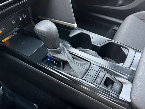 Used 2025 Toyota Camry LE image 40