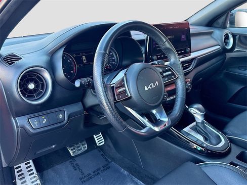 Used 2023 Kia Forte GT-Line w/ GT-Line Premium Package image 9