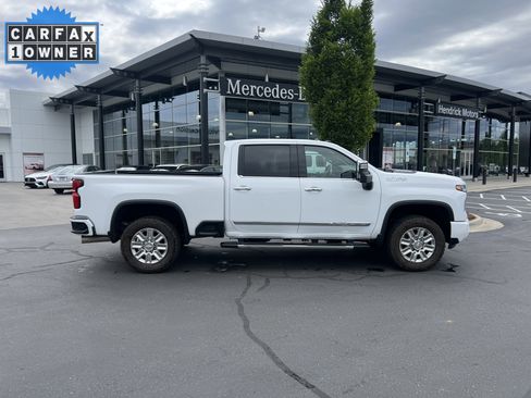 Used 2024 Chevrolet Silverado 2500 High Country w/ Technology Package AWD/4WD image 10