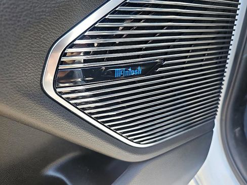 Used 2023 Jeep Grand Cherokee L Summit w/ Luxury Tech Group V image 12