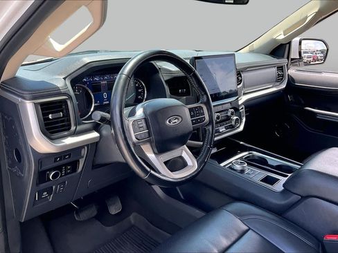 Used 2024 Ford Expedition XLT RWD image 16