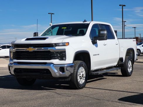 Used 2024 Chevrolet Silverado 2500 LT image 4
