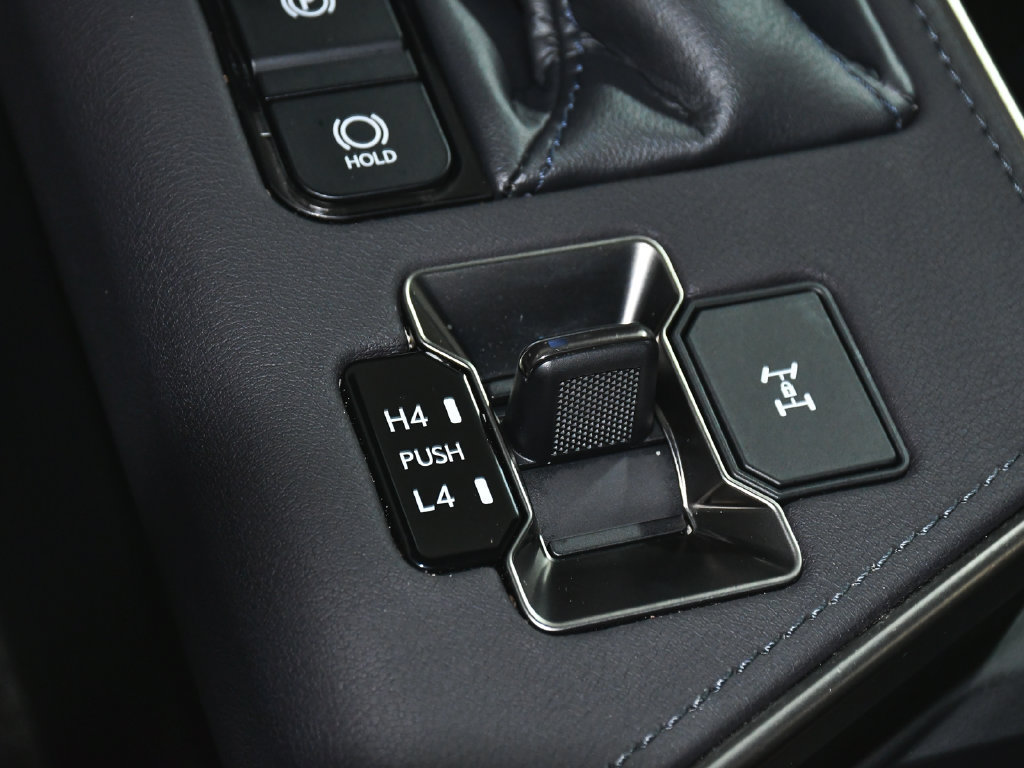 Used 2024 Lexus GX 550 w/ Accessory Package (Z1) AWD/4WD image 28