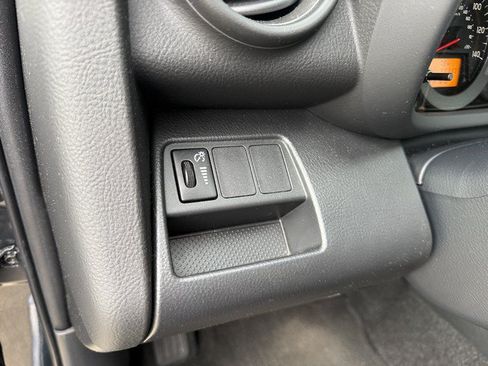Used 2009 Toyota RAV4 Sport w/ Sport Extra Value Pkg FWD image 14