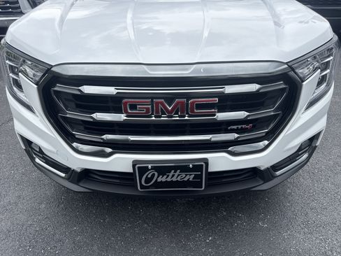 Used 2023 GMC Terrain AT4 AWD/4WD image 2