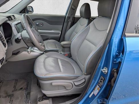 Used 2016 Kia Soul EV + image 16
