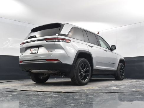 New 2026 Jeep Grand Cherokee Altitude AWD/4WD image 42