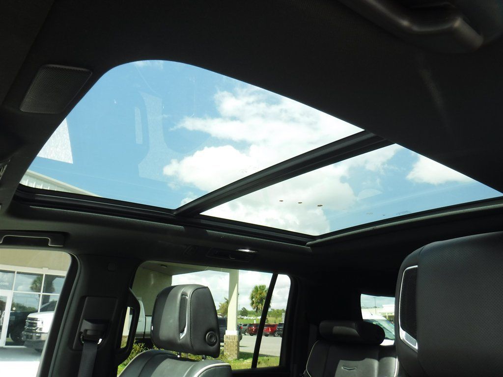Used 2023 Cadillac Escalade ESV Premium Luxury RWD image 30