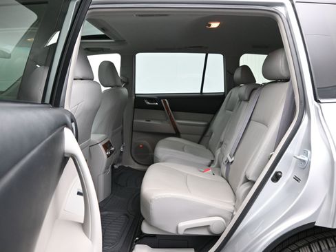 Used 2012 Toyota Highlander Limited image 11