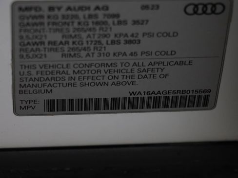 Used 2024 Audi Q8 e-tron Prestige w/ Prestige Package image 24