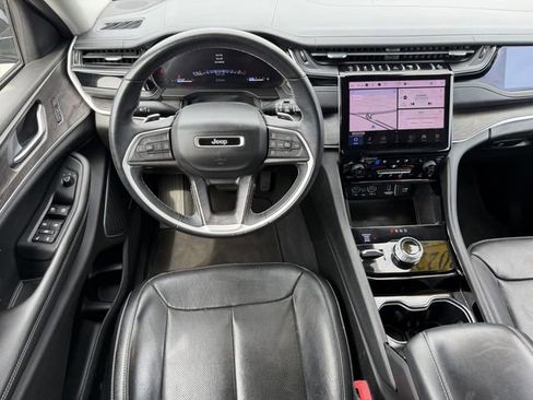 Used 2022 Jeep Grand Cherokee L Limited w/ Luxury Tech Group II image 19