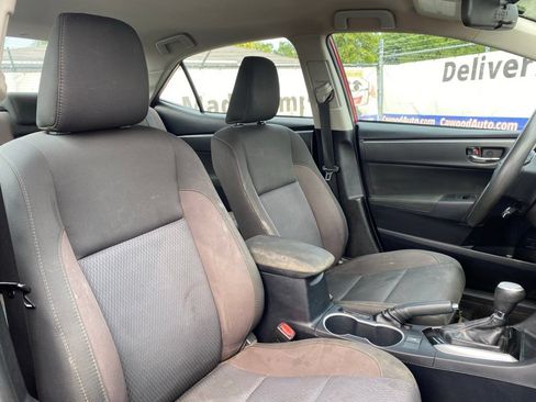 Used 2018 Toyota Corolla LE FWD image 16