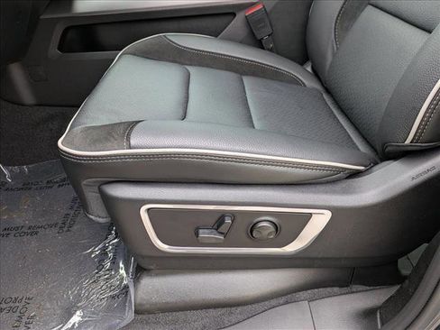 New 2026 RAM 1500 Laramie w/ Night Edition image 4