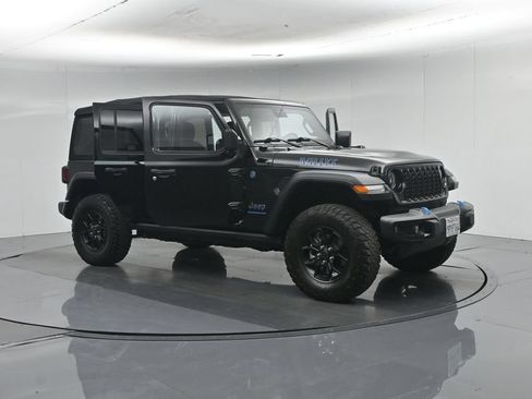 Used 2024 Jeep Wrangler Unlimited AWD/4WD image 34
