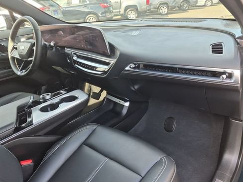 Used 2024 Cadillac Lyriq Tech AWD/4WD image 31