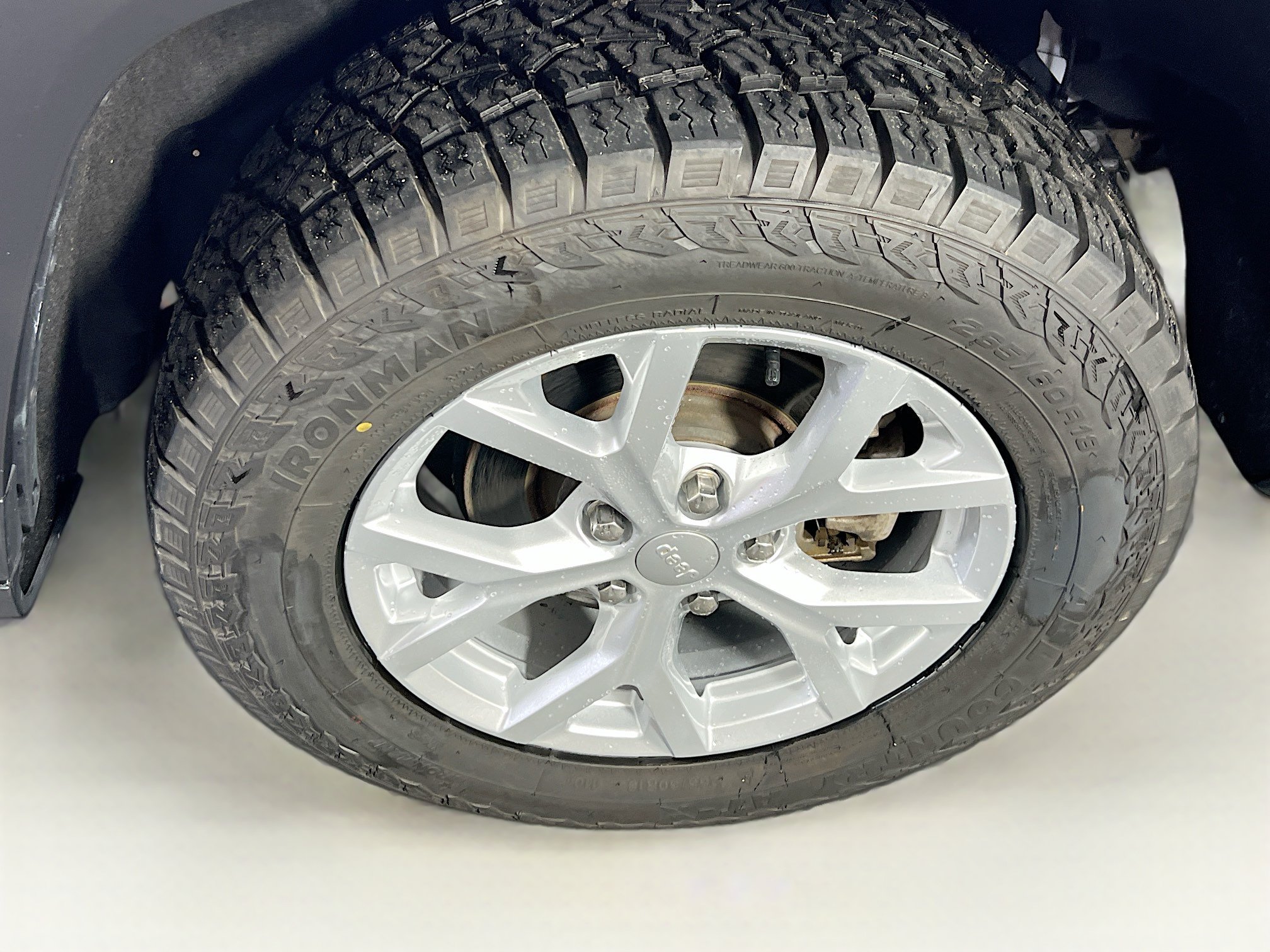 Used 2023 Jeep Grand Cherokee Limited AWD/4WD image 30