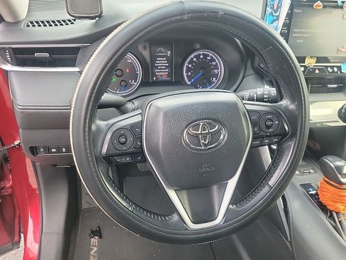 Used 2021 Toyota Venza LE image 29