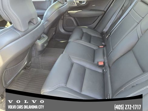 Used 2022 Volvo V90 B6 Cross Country image 29