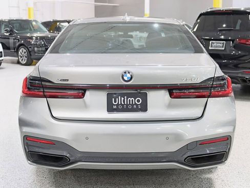 Used 2022 BMW 750i xDrive w/ Executive Package AWD/4WD image 11