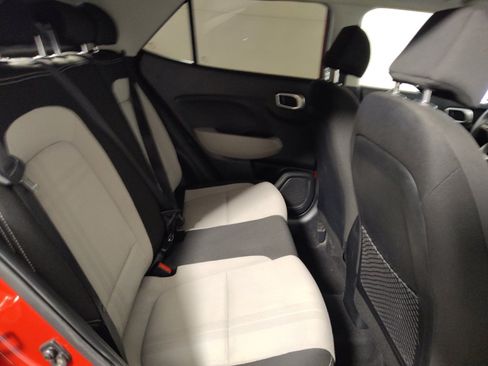 Used 2020 Hyundai Venue SEL FWD image 19