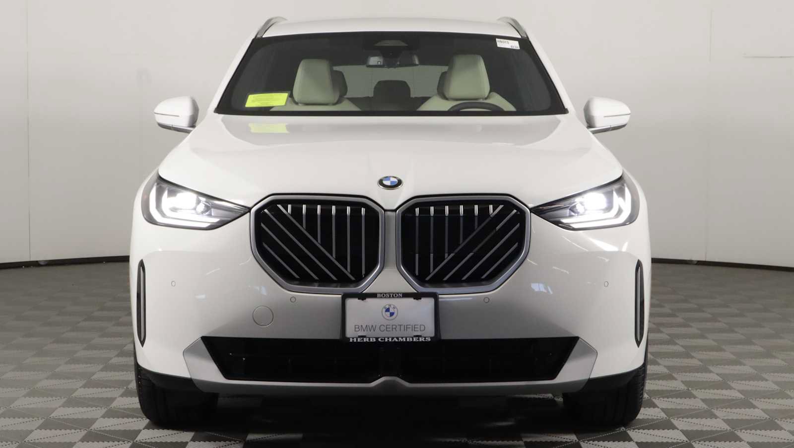 Used 2025 BMW X3 xDrive30i AWD/4WD image 2