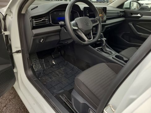 Used 2025 Volkswagen Jetta S image 10