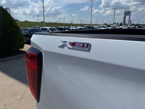 Used 2024 GMC Sierra 1500 SLT AWD/4WD image 6
