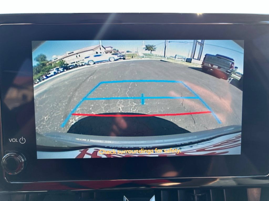 Used 2025 Toyota Corolla LE FWD image 27