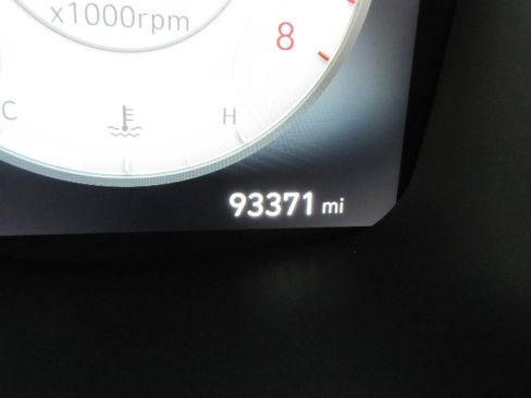 Used 2021 Hyundai Santa Fe Limited image 39