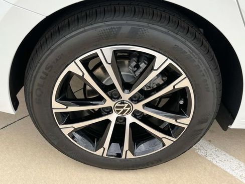 Certified 2025 Volkswagen Jetta Sport image 17