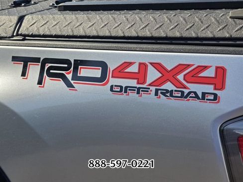 Used 2022 Toyota Tacoma TRD Off-Road AWD/4WD image 15