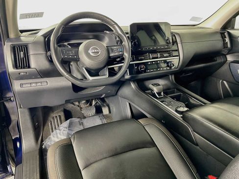 Used 2023 Nissan Pathfinder SL w/ Black Appearance Package AWD/4WD image 9
