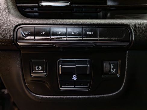 Used 2021 Cadillac Escalade Sport w/ LPO, Illumination Package image 16