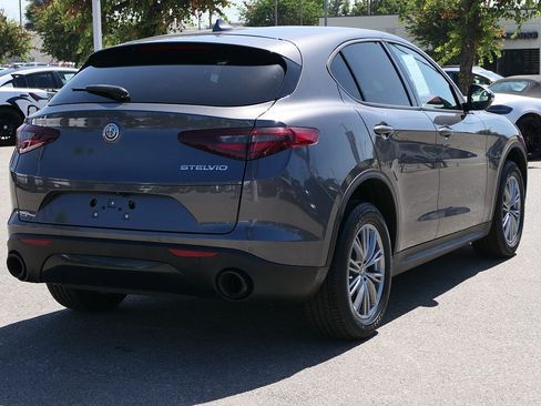 Used 2023 Alfa Romeo Stelvio Sprint RWD image 3