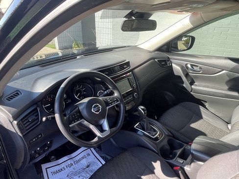 Used 2019 Nissan Rogue SV image 15