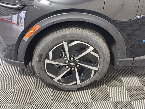 New 2026 Chevrolet Equinox EV LT image 12