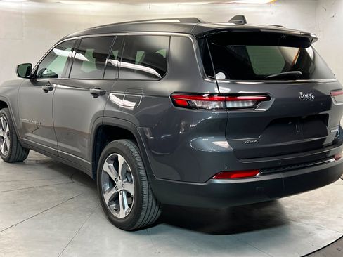 Used 2023 Jeep Grand Cherokee L Limited w/ Luxury Tech Group II AWD/4WD image 3