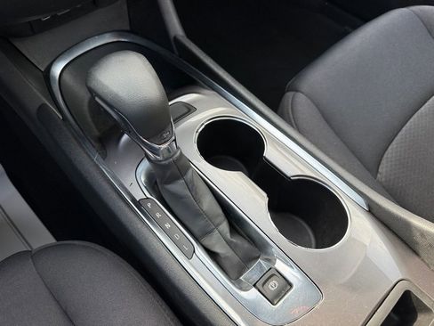 Used 2022 Chevrolet Malibu LT image 27