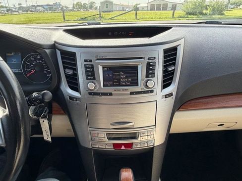 Used 2014 Subaru Outback 2.5i Limited w/ Moonroof Package AWD/4WD image 17