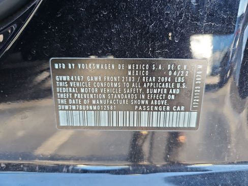 Used 2022 Volkswagen Jetta SE w/ Panoramic Sunroof Package image 9