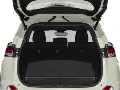 Used 2018 Toyota RAV4 Limited image 12