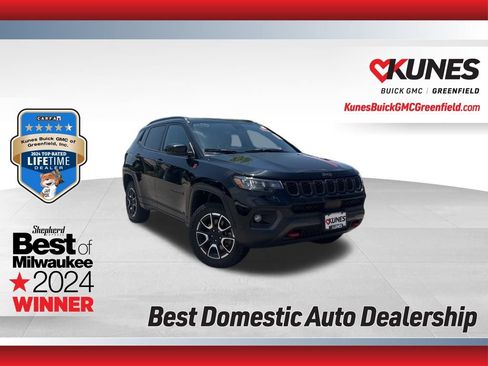Used 2024 Jeep Compass Trailhawk image 1