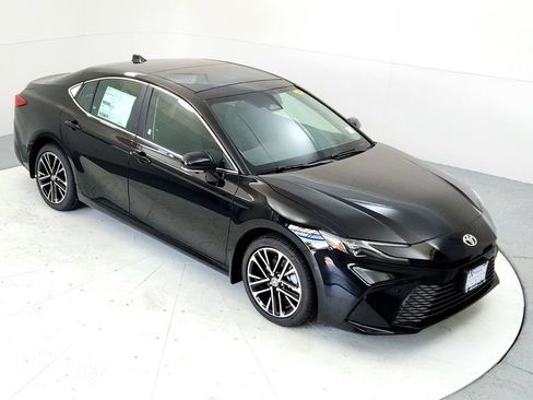 Certified 2025 Toyota Camry XLE w/ Premium Plus Package AWD/4WD image 13