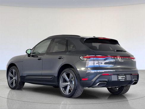 Used 2025 Porsche Macan image 3