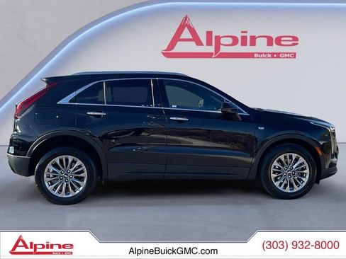 Used 2024 Cadillac XT4 Premium Luxury image 6