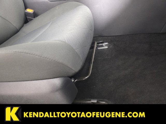 Used 2025 Toyota RAV4 XLE AWD/4WD image 30