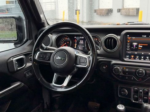 Used 2019 Jeep Wrangler Unlimited Sahara w/ Uconnect 4C Nav & Sound Group AWD/4WD image 13