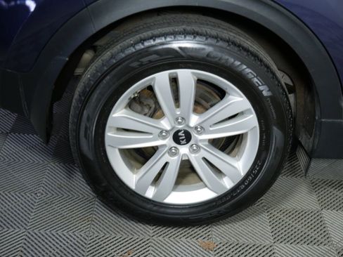 Certified 2018 Kia Sportage LX image 11